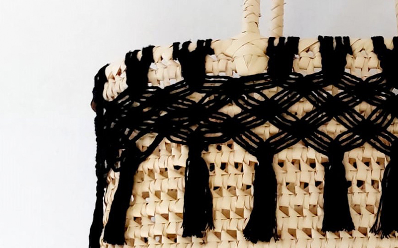 Cesta de mano con macrame 2