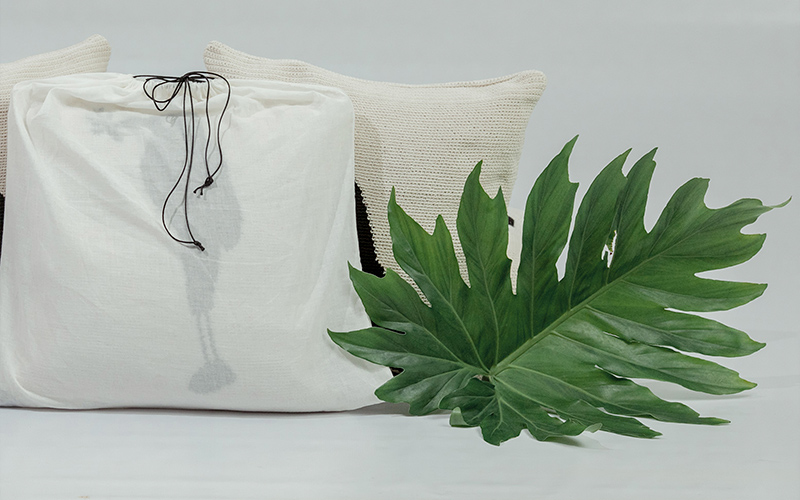Cojines de algodon monstera 2