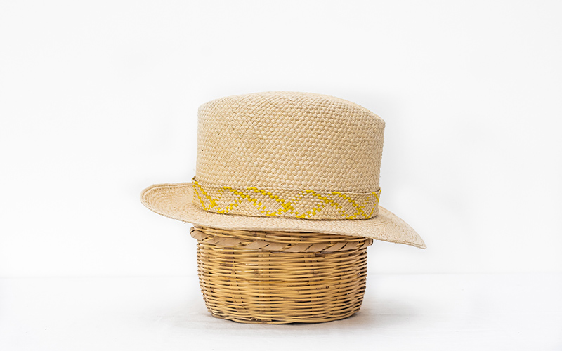 Sombrero franja amarilla 2